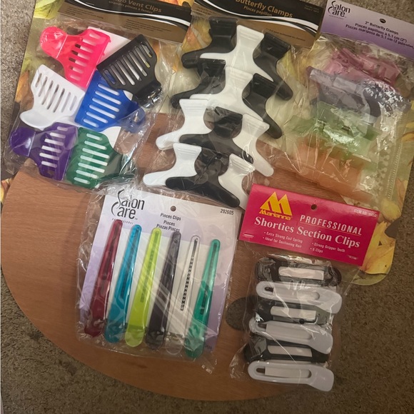 Assorted Hair Clips - Picture 10 of 10